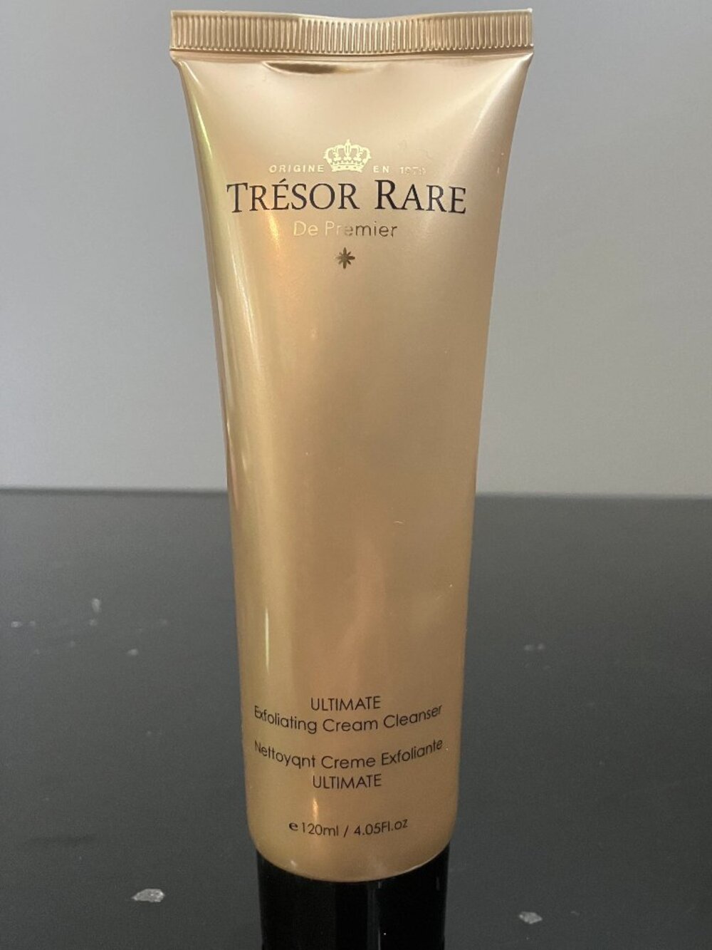 TRESOR RARE ULTIMATE EXFOLIATING CREAM CLEANSER- 4.05 fl oz / 120 ml -NEW-SEALED